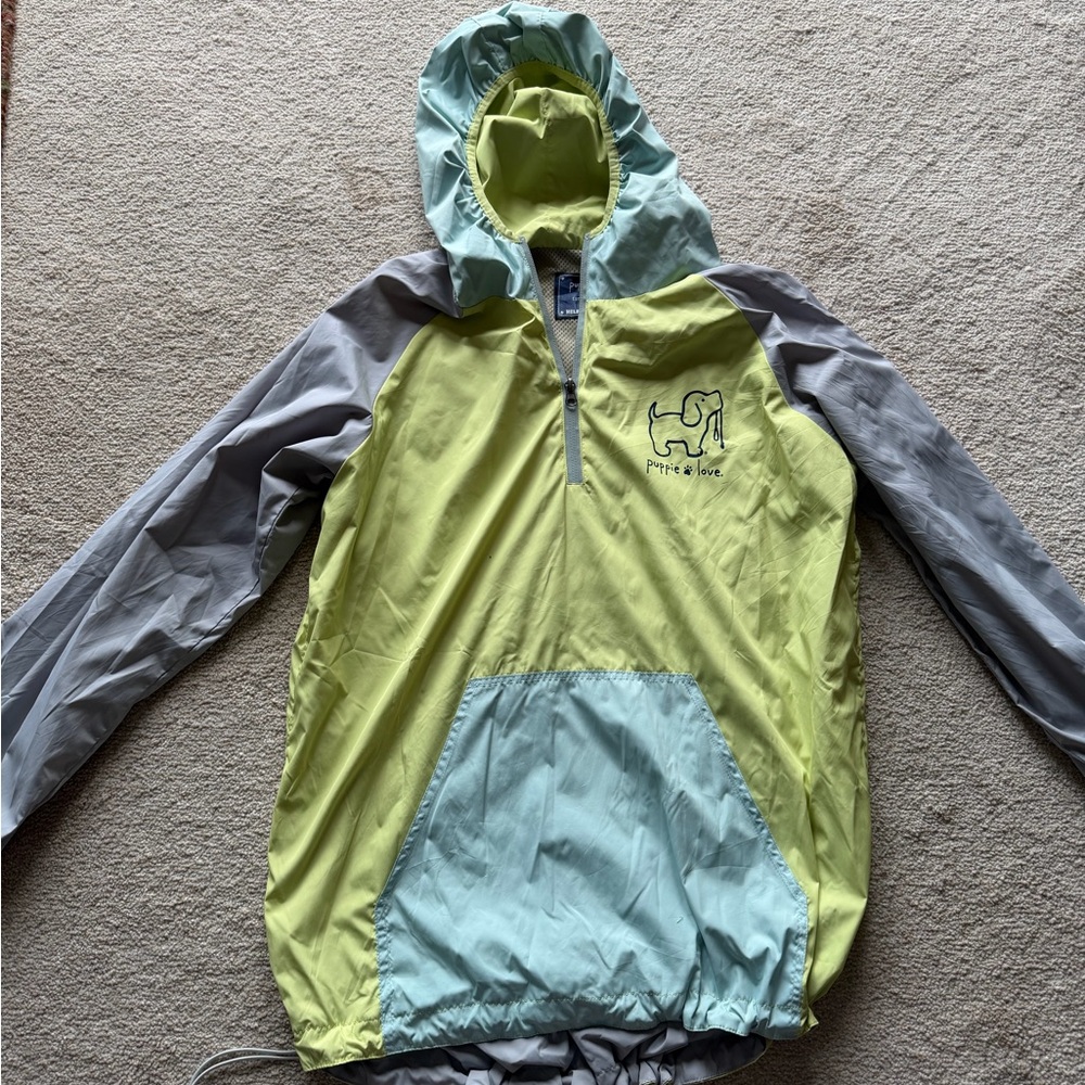 Lightweight Hooded Windbreaker